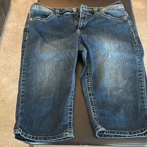 Women’s size 14/32 Nine West Capris